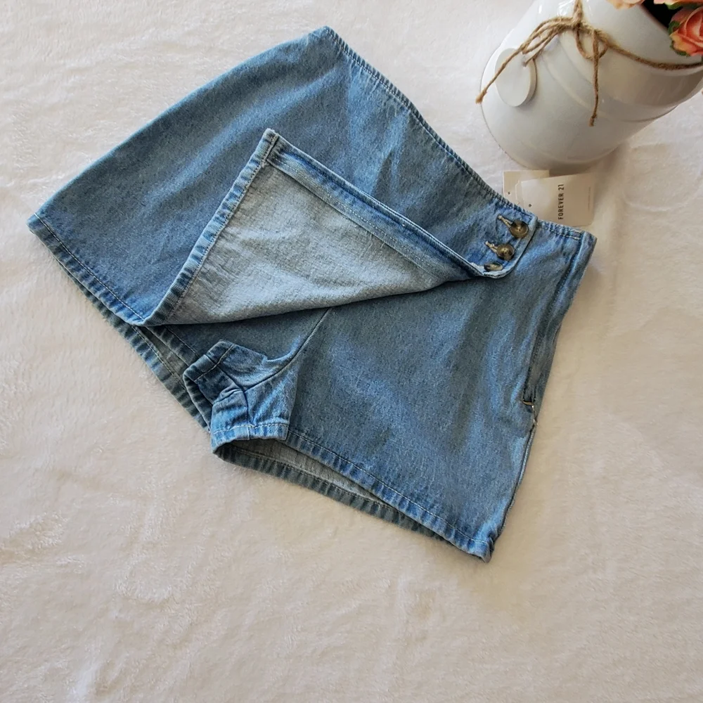 Women shorts - Picture 5 of 11